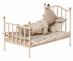Vintage Bed, Mouse - Rose