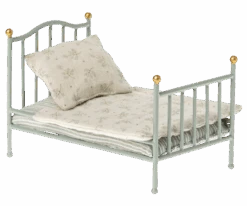 Maileg Vintage Mouse Bed - Green