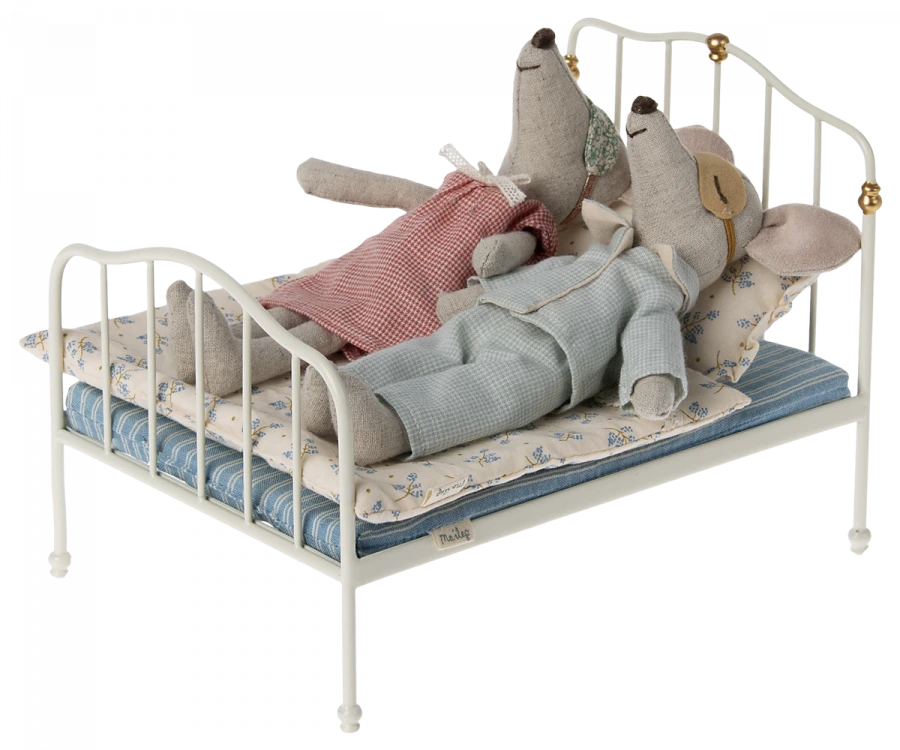 Bed, Parent Mouse - Off White 3 Bed, Parent Mouse - Off White
