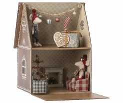 Maileg Christmas Garland -Maileg 14 2160 00 03 1 900x750 resize fill 30037.1666126677