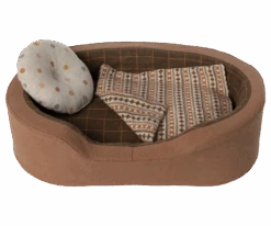 Cosy Basket, Medium - Brown -Maileg 16 3922 01 3 900x750 resize fill
