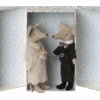 Wedding Mice Couple In Box -Maileg 17 3300 01 3 900x750 resize fill 1