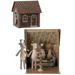 Maileg - Deer Family In Gingerbread House Set
